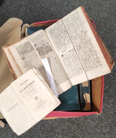  Un carton de livres divers (incomplets) : Rousseau (édition brochée, 1817) ; Bible...