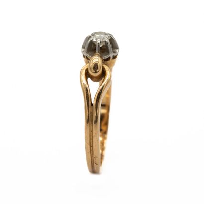 Ring in platinum and 18 K (750) yellow gold...