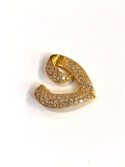 null Pendant in 18 K (750) yellow gold heart, open, modernist, paved with diamonds....