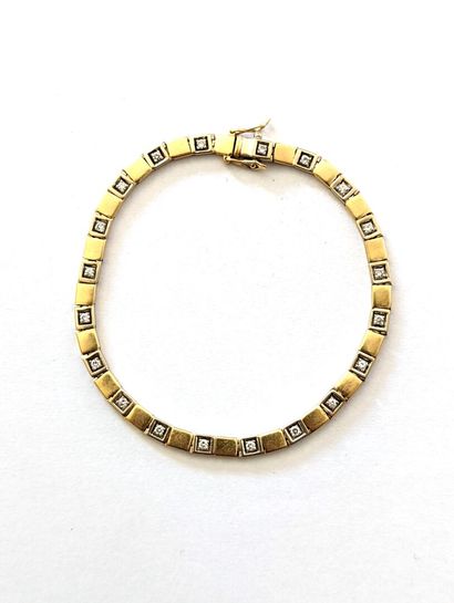 Bracelet ruban en or jaune (750) 18K alternés...
