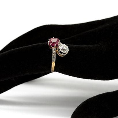 null Ring "You and Me" in 18 K (750) yellow gold, set with a ruby and an old cut...