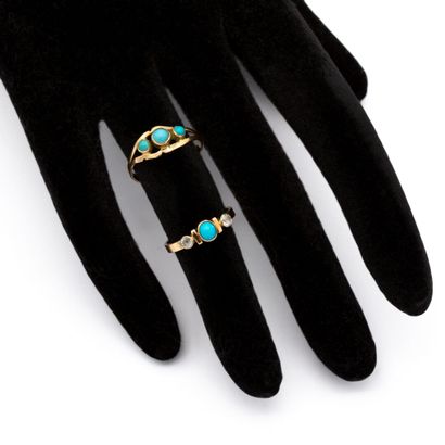 null Two rings in 14K yellow gold (585) set with turquoise and imitation stones....