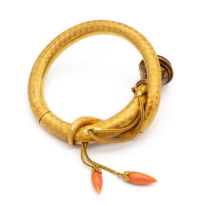 null Bracelet en or rose (750) 18K ouvrant, figurant un serpent à la queue enroulée...