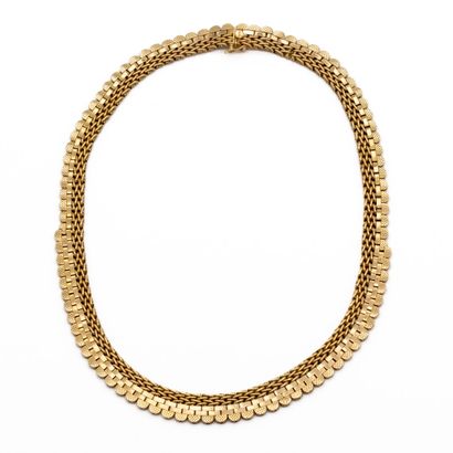 null Art Deco choker in 18 K (750) yellow gold with a fringe forming a gradient,...