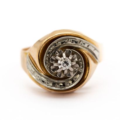 null Tourbillon ring in 18 K (750) gold set with diamonds. 

Weight 3.5 g 

TDD 51...