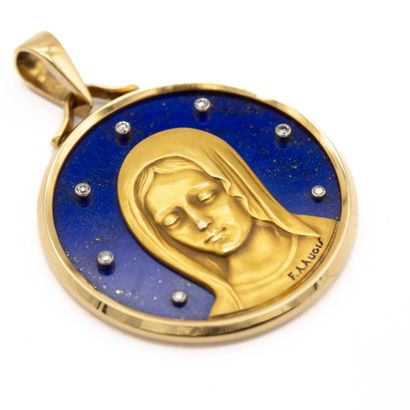 null F.A.AUGIS SIGNEE Pendentif en or jaune 18 K (750) Médaille de la Vierge en applique...