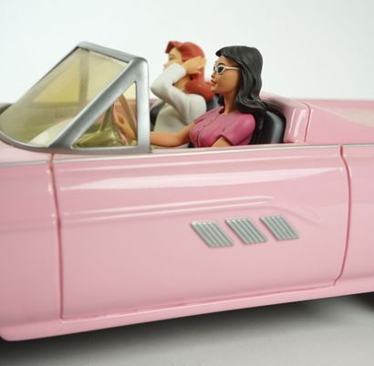 null [Figurine] AROUTCHEFF. BERTHET. Pin-Up. Dottie et Pinky dans la Ford Thunderbird...