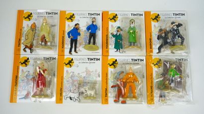  Figurines TINTIN - Editions MOULINSART 
 
1 TINTIN en trench coat. Livret, figurine...