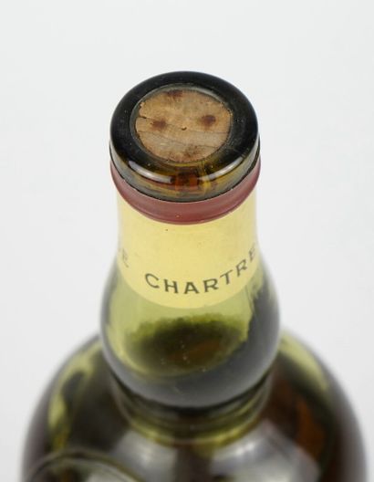 null 1 B CHARTREUSE JAUNE VOIRON PERIOD 1956-1964 (7 cm; s.c. at top) Chartreux Fathers...