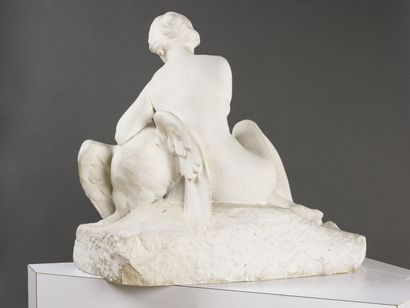 null Leopold Bernard BERNSTAMM (1859-1939)
Léda et le cygne
Sculpture en plâtre patiné...