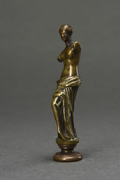 null Bronze stamp Venus de Milo, monogrammed EC 
19th century.
H :10 cm