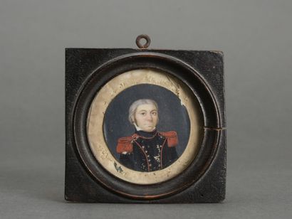 null Miniature 19ème siècle
portrait d'officier 
Epoque Révolutionnaire
Diam: 6 cm
(petit...