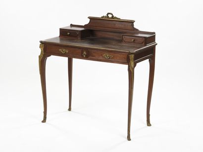 null Small lady's desk with step, it opens with two small drawers in the upper part...