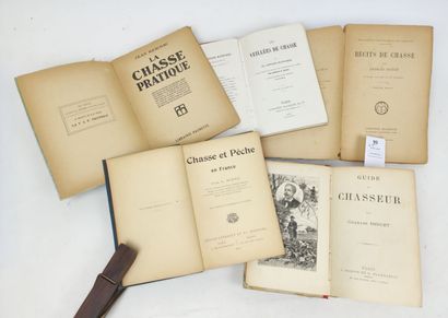 null [Chasse]. 5 volumes (accidents) :

DIGUET (Charles). Guide du Chasseur. Paris,...