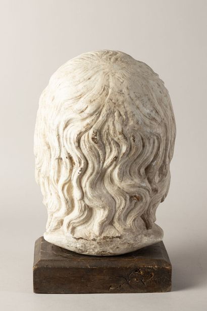 null Italian school of the 18th century 
 Portrait of Euripides
Head in marble 

H...