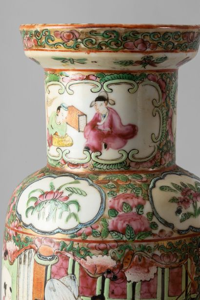 null CHINA, late 19th century, 
Pair of oblong porcelain and Canton enamel vases...