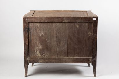 null Antoine NICOLAS (received master in 1765) 
Chest of drawers curved on three...