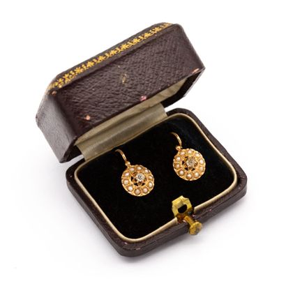 Pair of antique earrings, in 18 K (750) yellow...