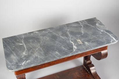 null Mahogany veneer console with grey veined marble top
Restoration period
H : 83...