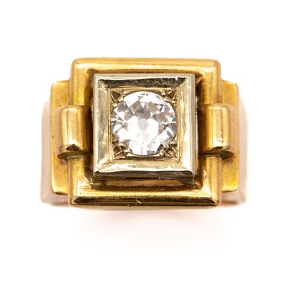null Bague chevalière en platine et or rose 18 K (750) griffée d'un diamant taille...