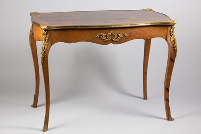 null Flat desk in veneer, inlaid tray of cubes in reserve in a framing of net of...