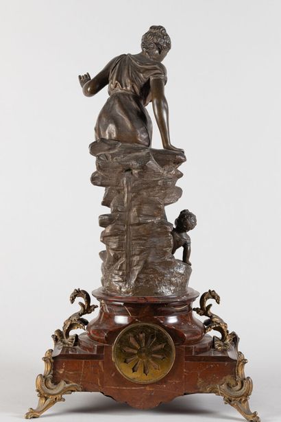 null Henri HUPPE (vers 1870)
L'Appel
Garniture de cheminée en régule socle en marbre...