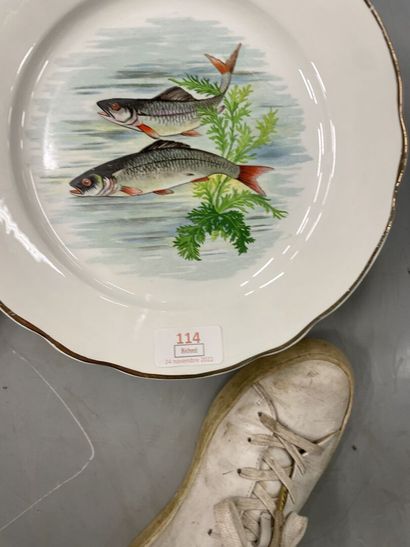 null Service àç poisson en porcelaine comprenant 12 assiettes et un plat