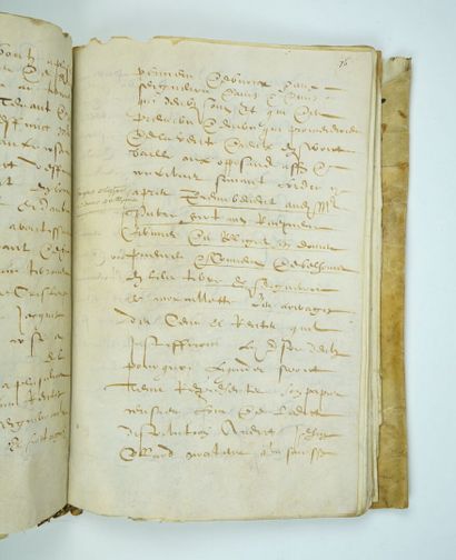 null Important manuscrit.

Mémoire royal relatif à des acquisitions foncières appartenant...