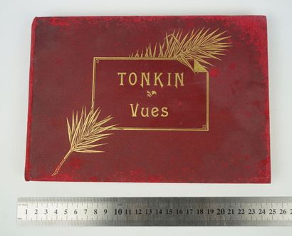 null [Photographies] Un ensemble de 6 recueils de photographies du TONKIN, circa...