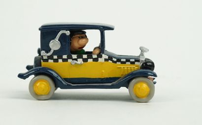 null Gaston - Franquin.

PIXI : Gaston Lagaffe dans sa voiture. Petit modèle (N°4695)....