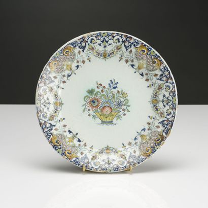 ROUEN plate in polychrome earthenware 
18th...