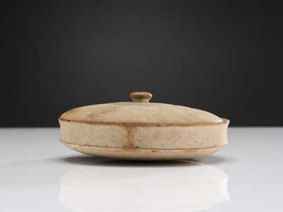 null Lot including a terracotta balsamaire, a terracotta bowl, a grey terracotta...