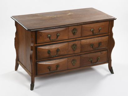 null Mazarine" chest of drawers in natural wood opening by three drawers in front,...