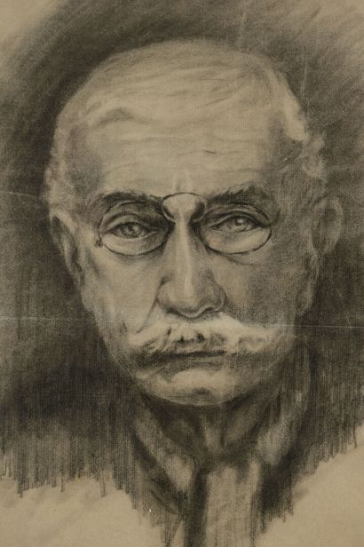 null Modern school of the XXth century.
Portrait of a man with bezicles.
Charcoal...