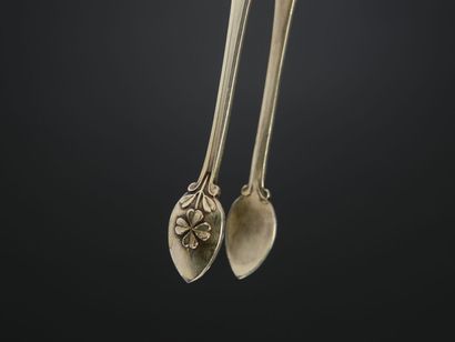 null Service of tea spoons in vermeil including 12 small spoons and a silver sugar...