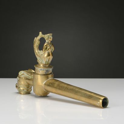 null Bronze winegrower's cinnamon or thunderbolt tap with lion's head decoration...