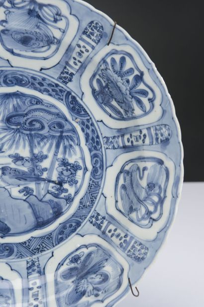 null China, Wanli period (16th-17th century)
Soup bowl in blue-white porcelain called...