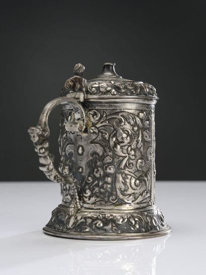 null Covered silver pot with repoussé work of moise saved from the waters
Holland...