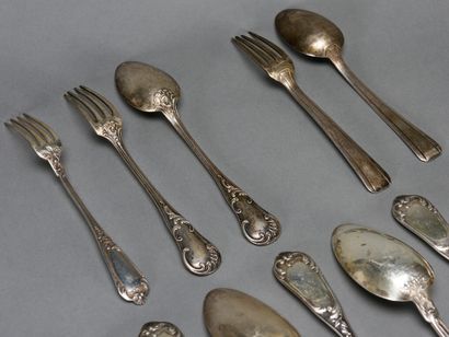 null 12 pieces of silver cutlery and 12 pieces of silver plate, Minerve, MO: Henri...