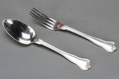 null Silver set of 12 place settings, 12 teaspoons and 24 spoons in a Broliquier...