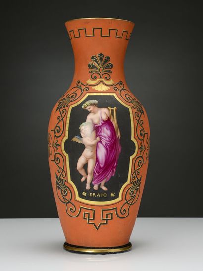 PARIS, baluster vase in porcelain with Etruscan...