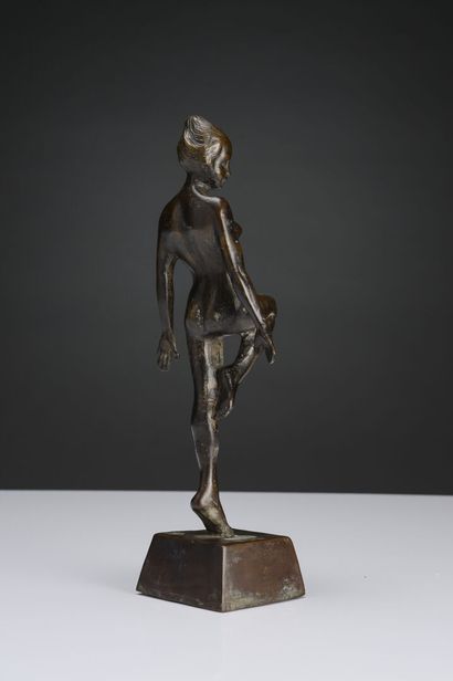 null French school around 1900 
Dancer 
Proof in bronze 
H : 27.5 cm