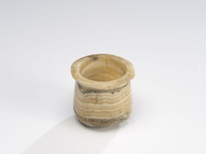 null Tubular beaker with beaded lip.
Alabaster banded. Small shock to the lip, probably...