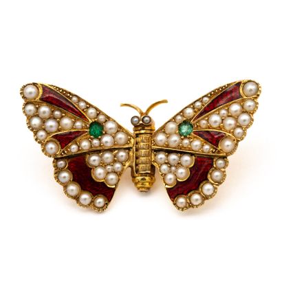null Necklace representing a butterfly, in 14 k gold (585), the articulated wings,...