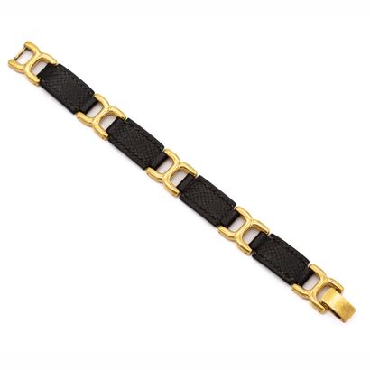 null HERMES PARIS BEAUTIFUL Leather and gilt metal bracelet, signed on the buckle...