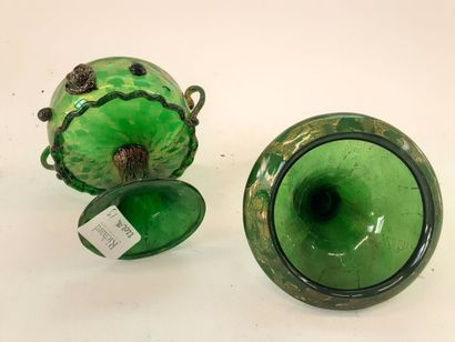 null Vase en verre émaillé 
Vers 1900
H : 21 cm 