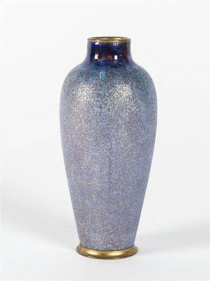 null Paul BONNAUD (1876-1953)
Petit vase oblongue à col resserré 
en émaux polychromes...