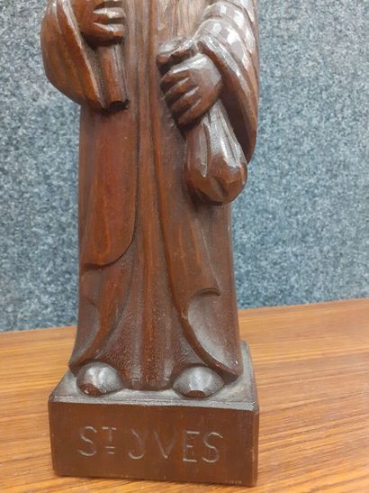 null Saint Yves sculpture en bois naturel 19ème siècle
H : 32 cm 