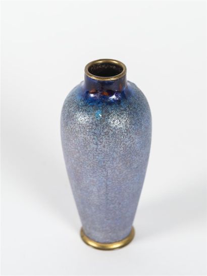 null Paul BONNAUD (1876-1953)
Petit vase oblongue à col resserré 
en émaux polychromes...