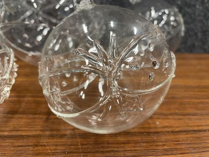 null Lot 5 boules en verre soufflé
H de la plus grande 15 cm
